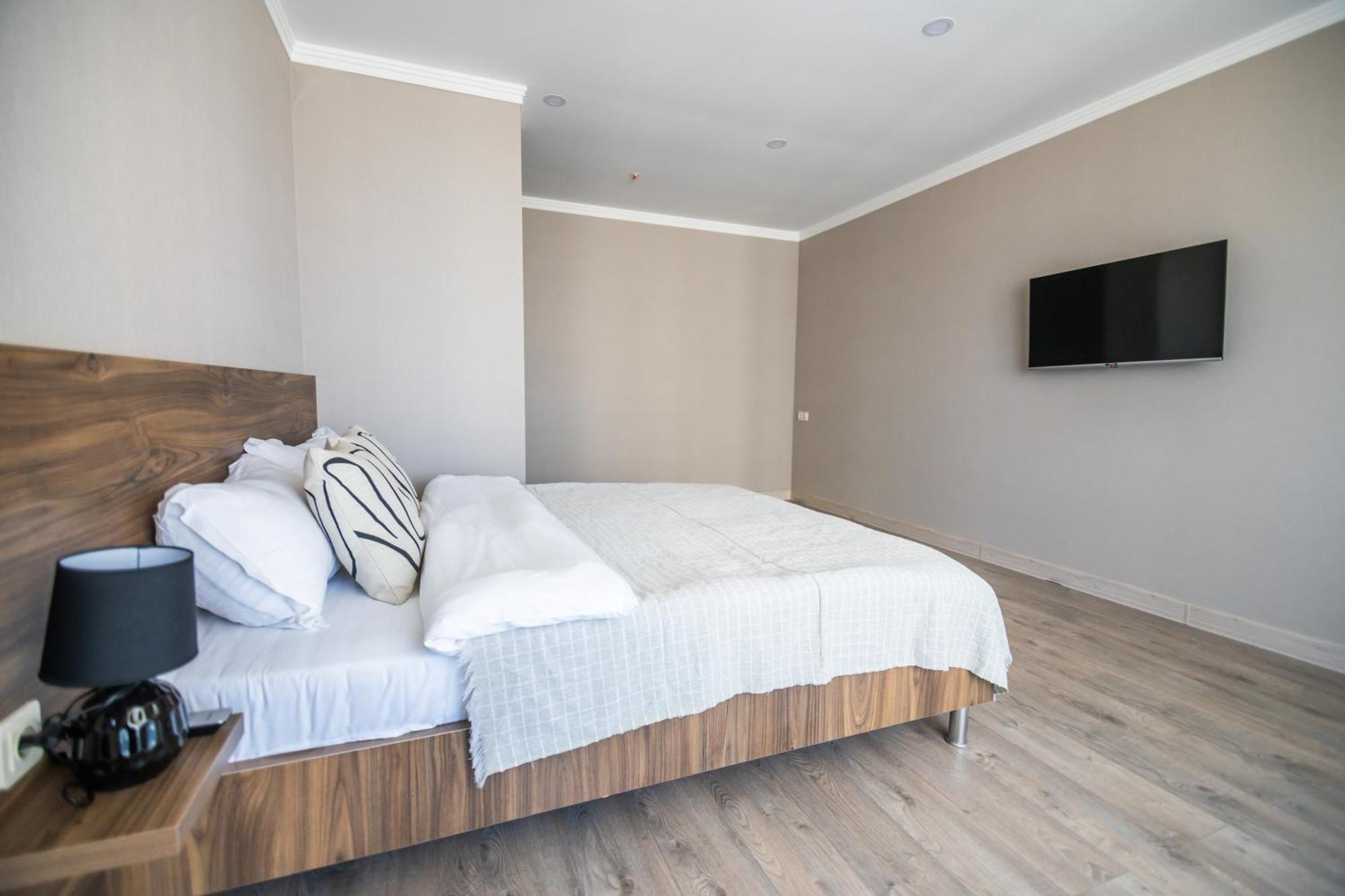 Green Side Apart Hotel Μπατούμι Εξωτερικό φωτογραφία