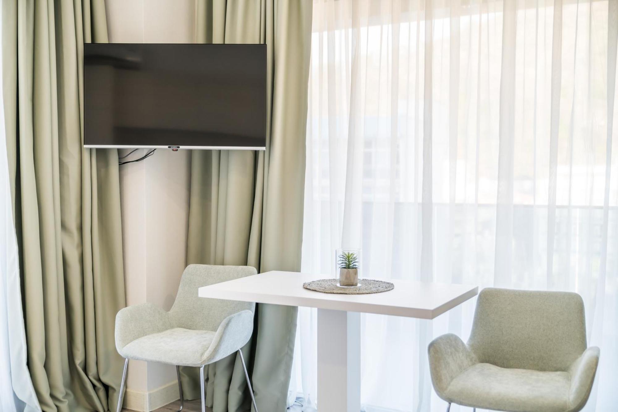 Green Side Apart Hotel Μπατούμι Εξωτερικό φωτογραφία