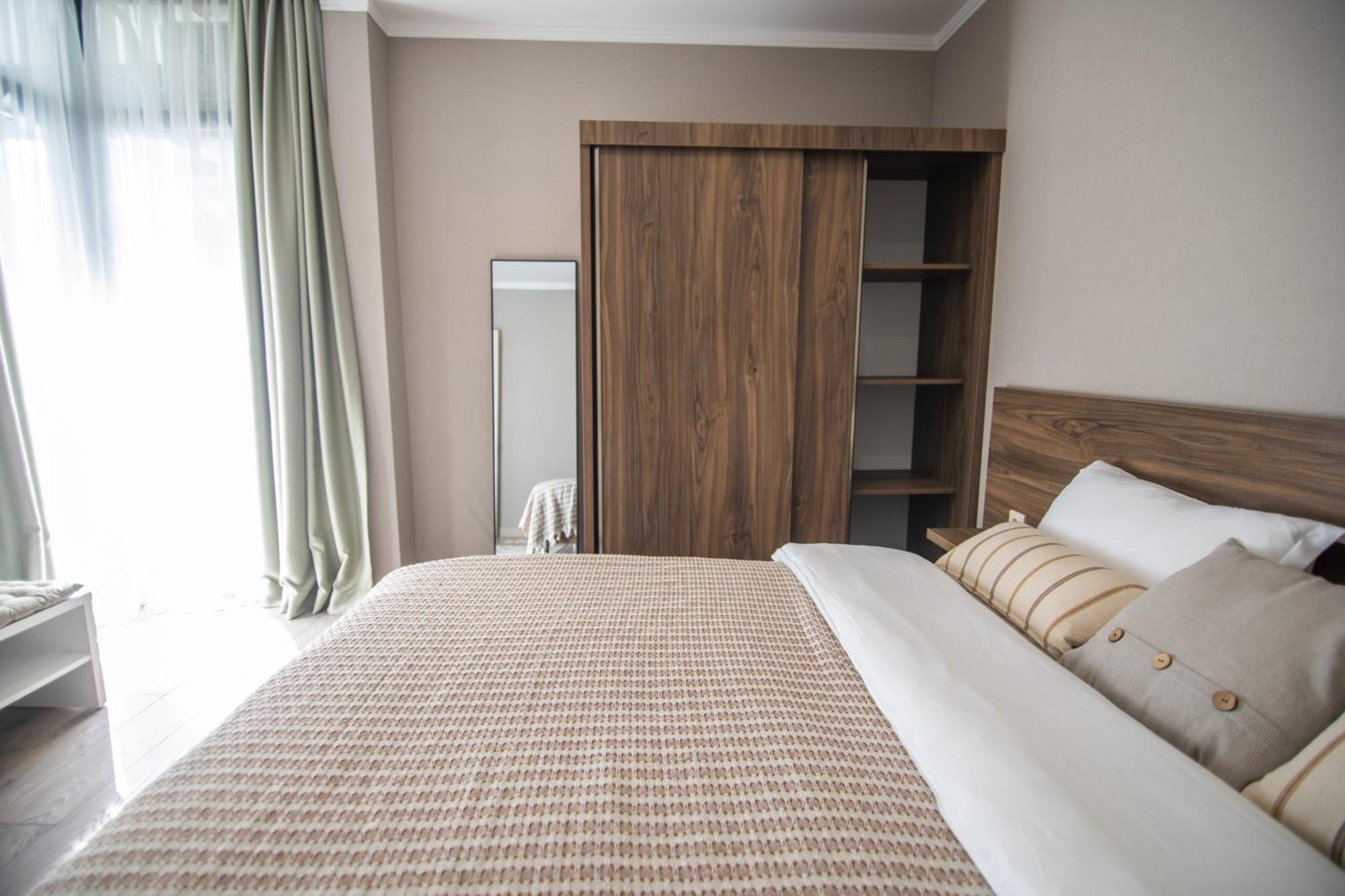 Green Side Apart Hotel Μπατούμι Εξωτερικό φωτογραφία