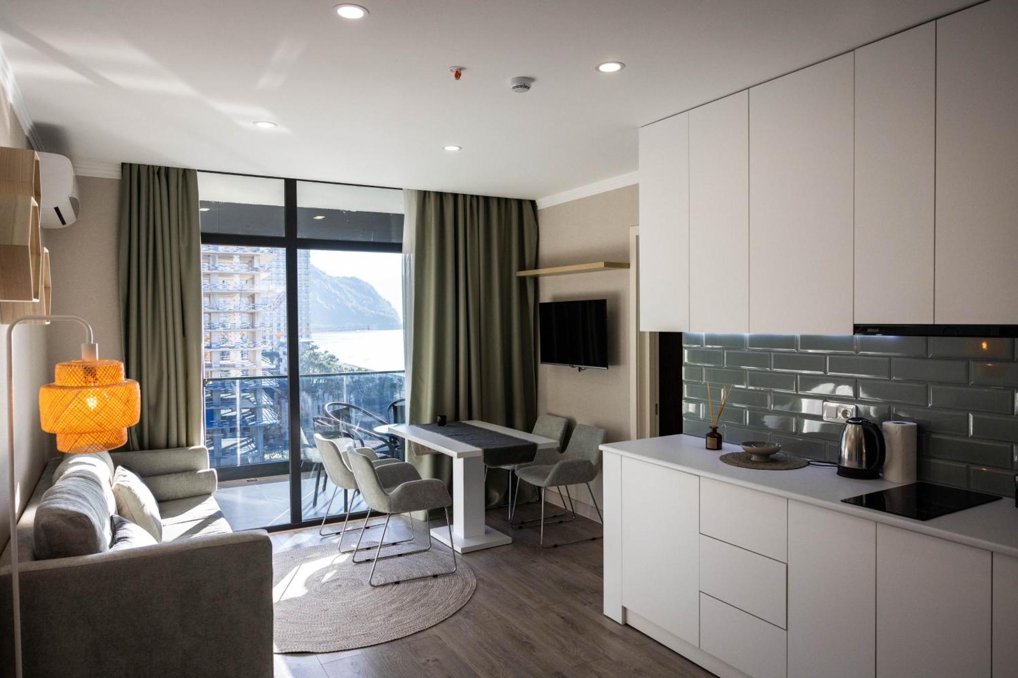 Green Side Apart Hotel Μπατούμι Εξωτερικό φωτογραφία