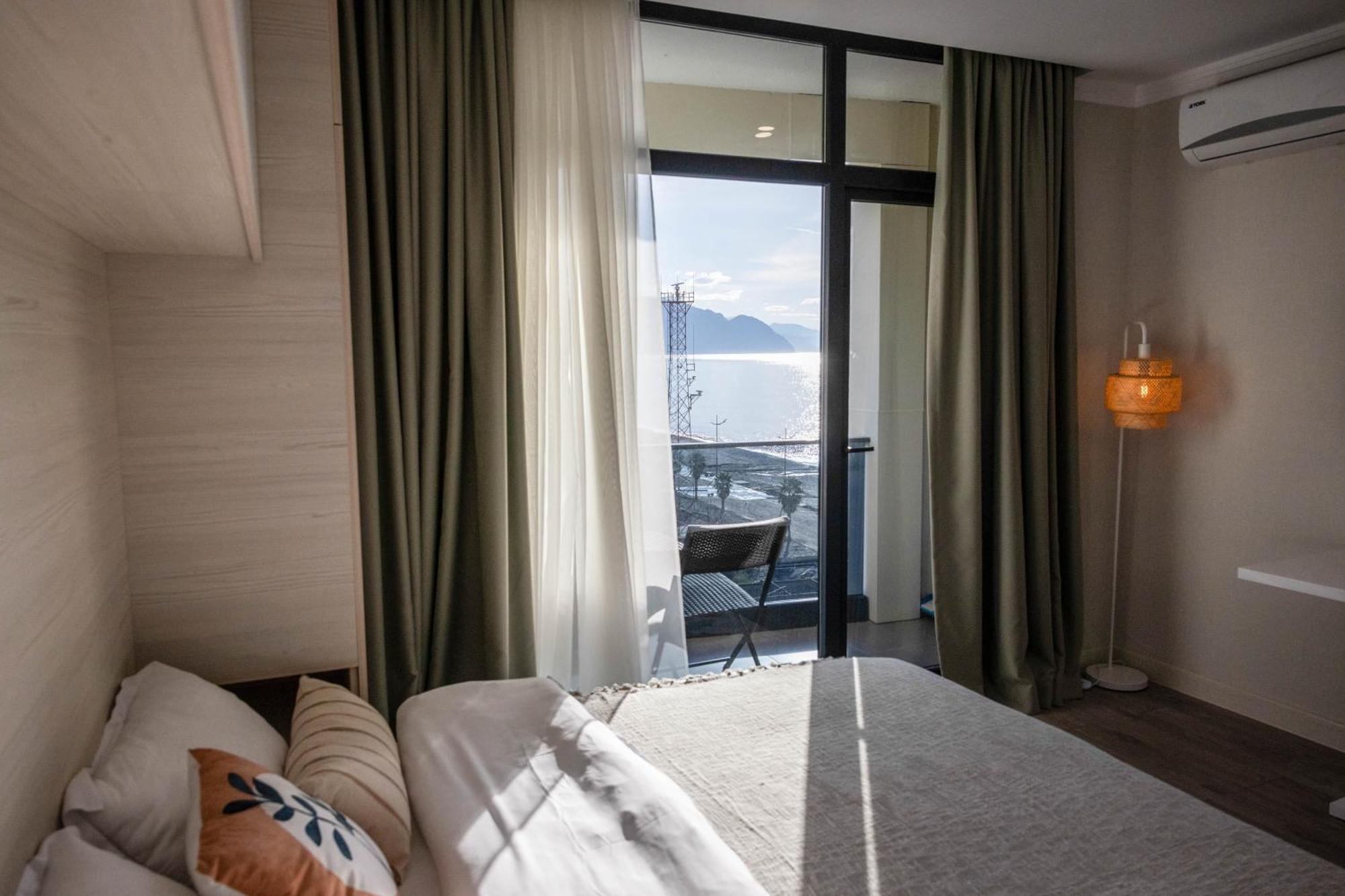 Green Side Apart Hotel Μπατούμι Εξωτερικό φωτογραφία